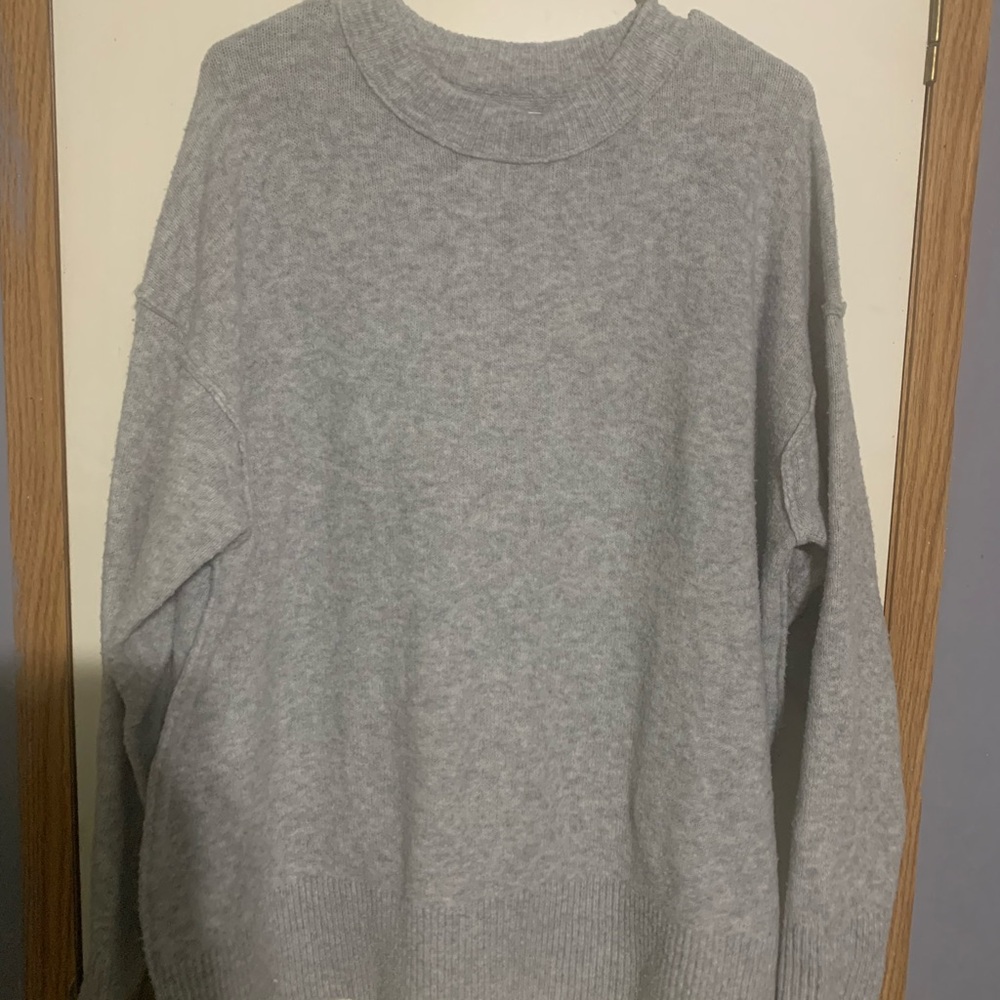 Aerie gray sweater crewneck size small women’s oversized